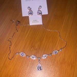 COPY - A set of earrings and an necklace